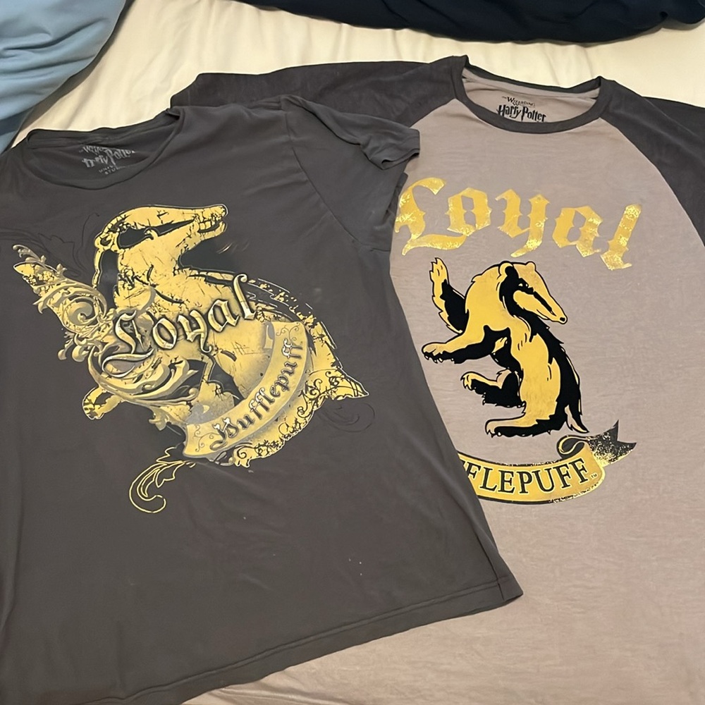 Harry Potter Hufflepuff Shirt Bundle (2)
